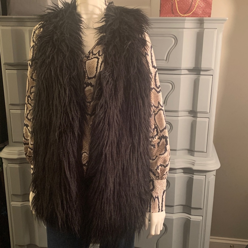 Fun & Flirty Cabi black faux fur vest XS